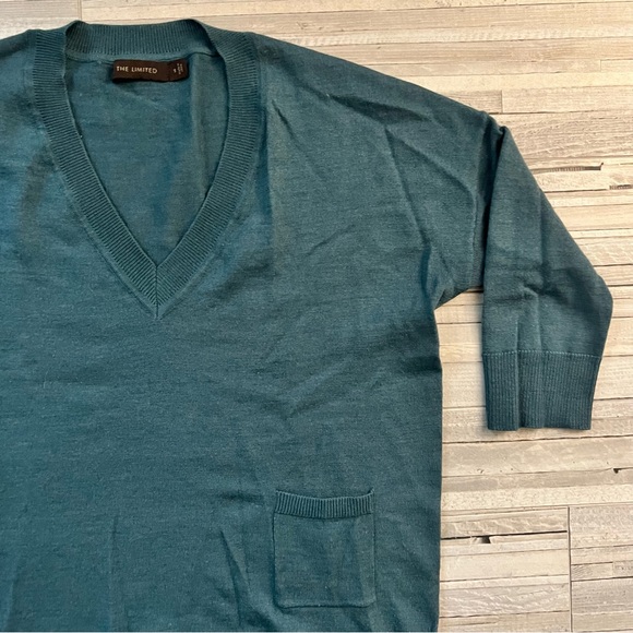 The Limited Teal V-neck Three Quarter Sleeve Sweater - Picture 4 of 7